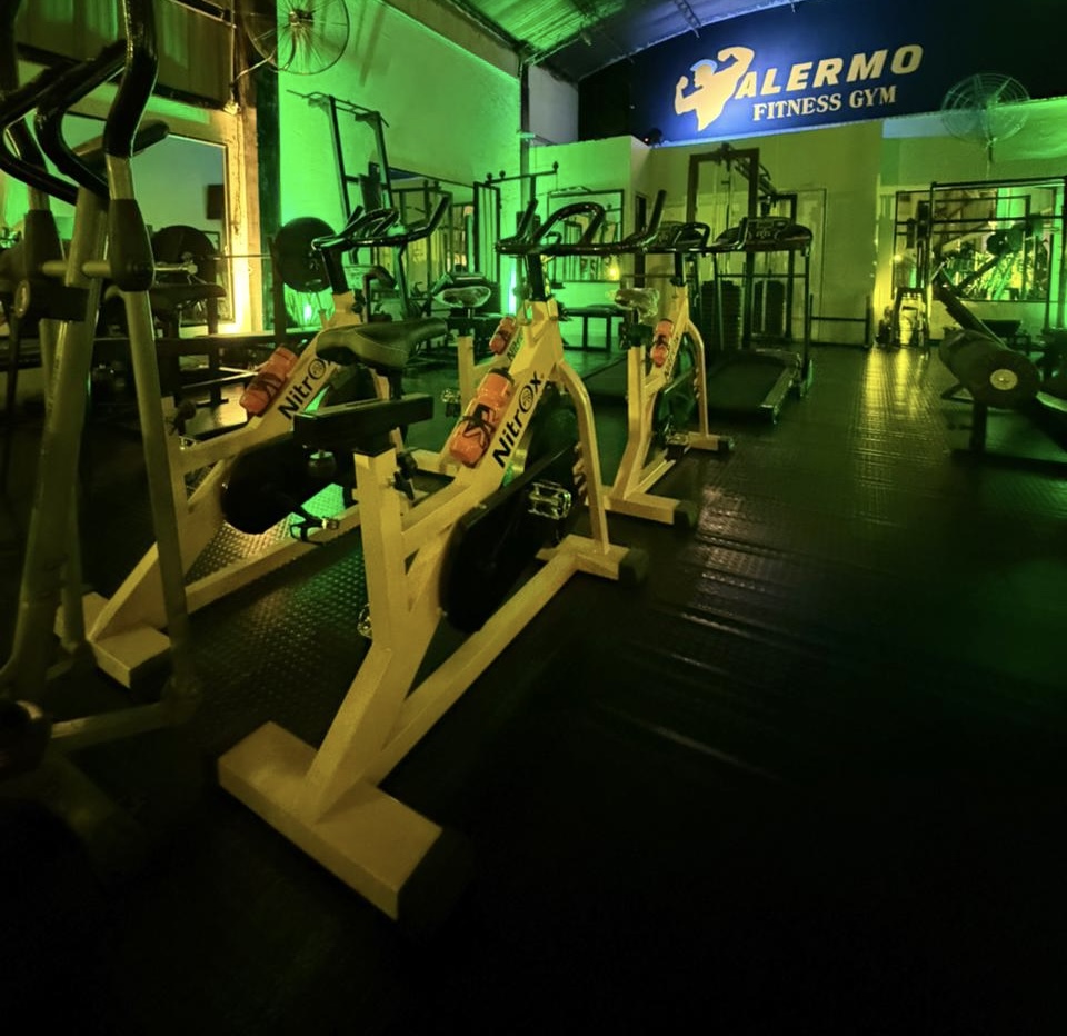 Zona de spinning con bicicletas Nitrox en Palermo Fitness Gym