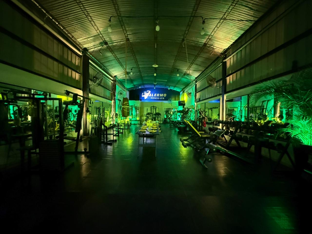 Interior del salón de musculación de Palermo Fitness Gym